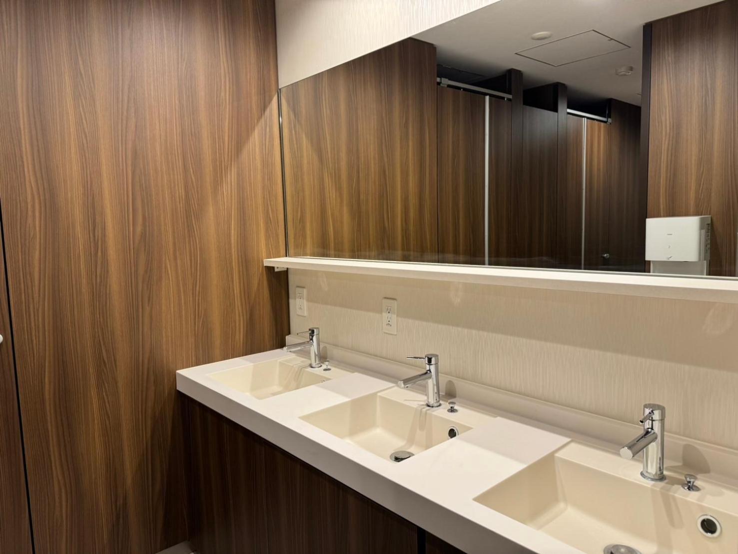 Capsule Hotel Suzumoriya Tokyo Exterior photo